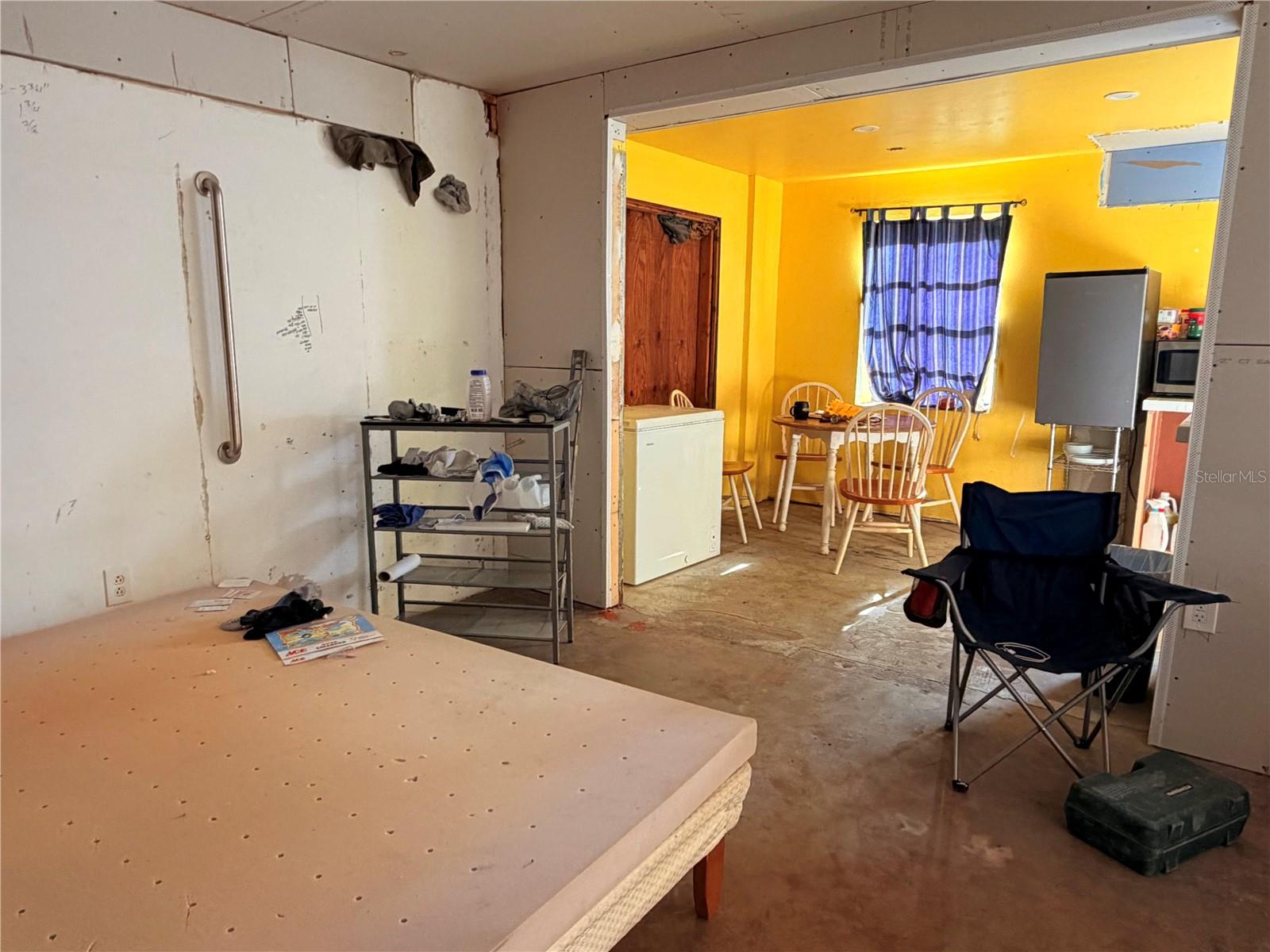 MC NEILS ORANGE VILLA - Residential