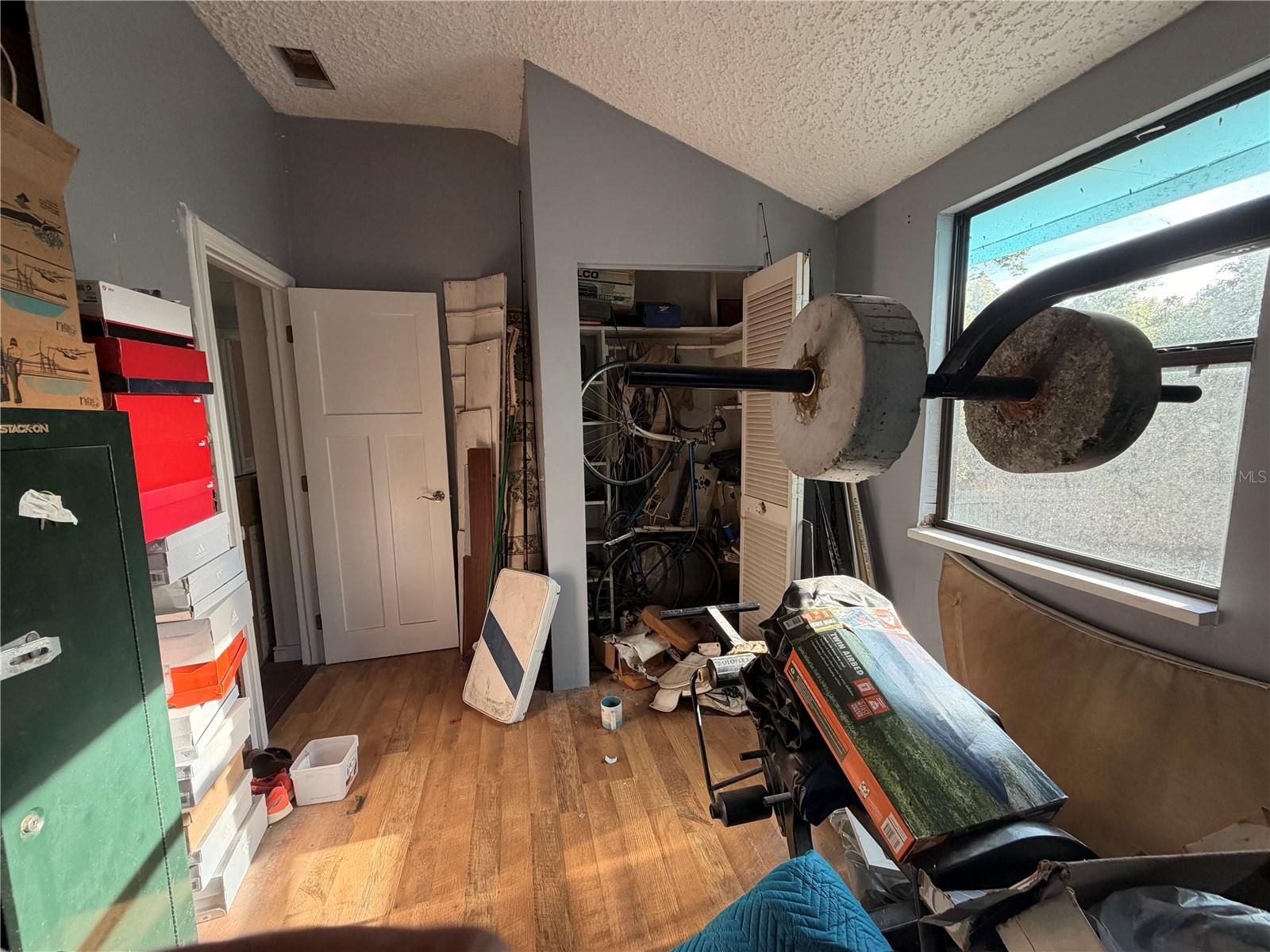 MC NEILS ORANGE VILLA - Residential