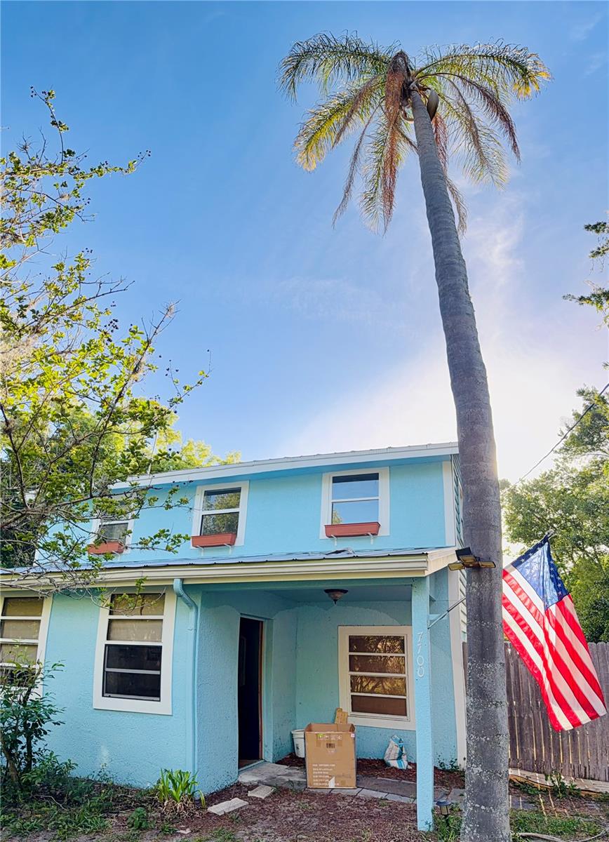 MC NEILS ORANGE VILLA - Residential