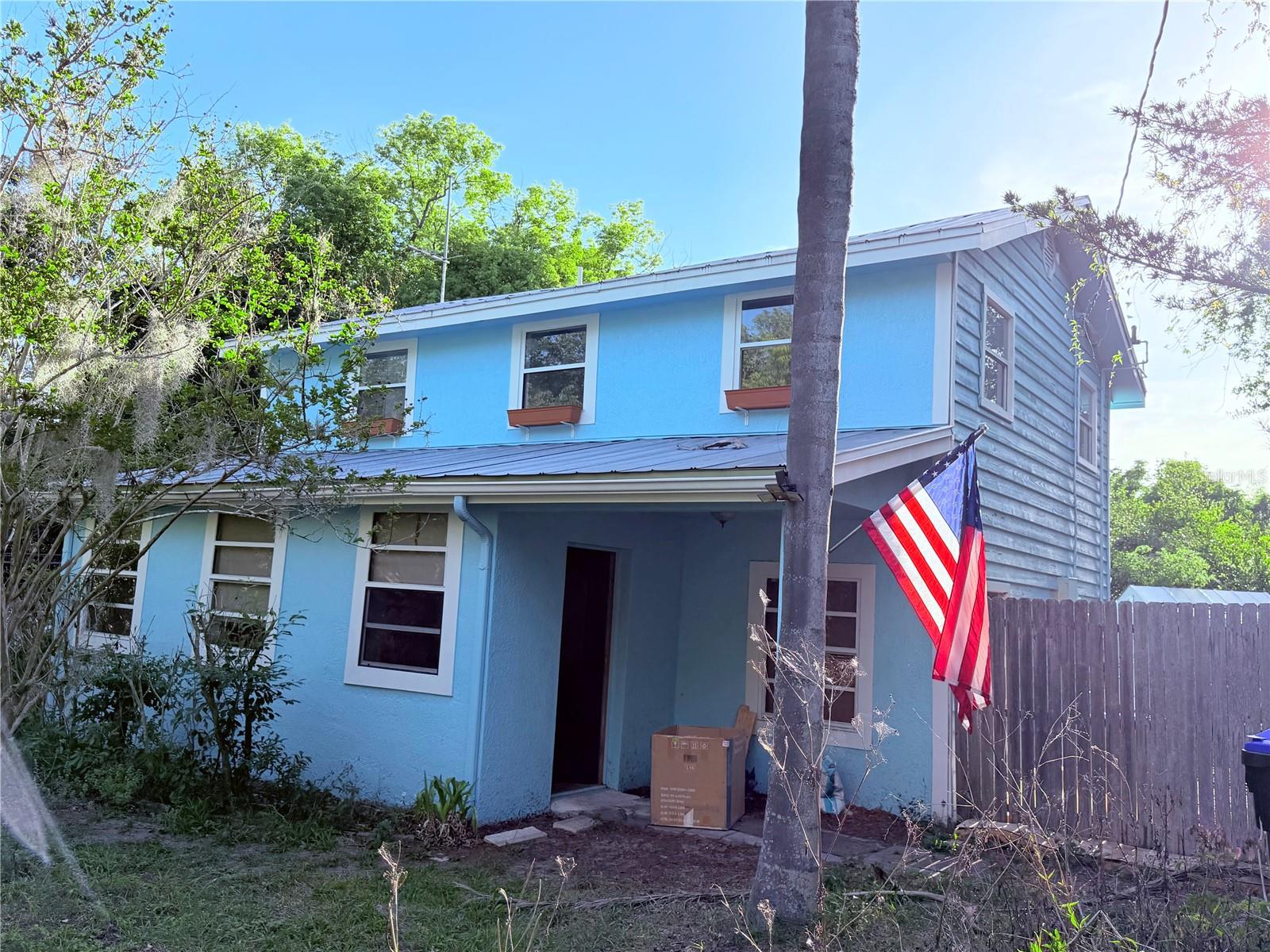 MC NEILS ORANGE VILLA - Residential