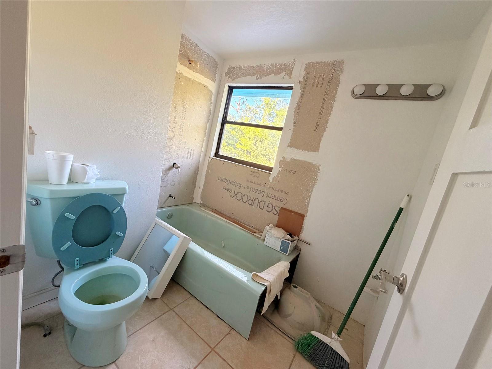 MC NEILS ORANGE VILLA - Residential