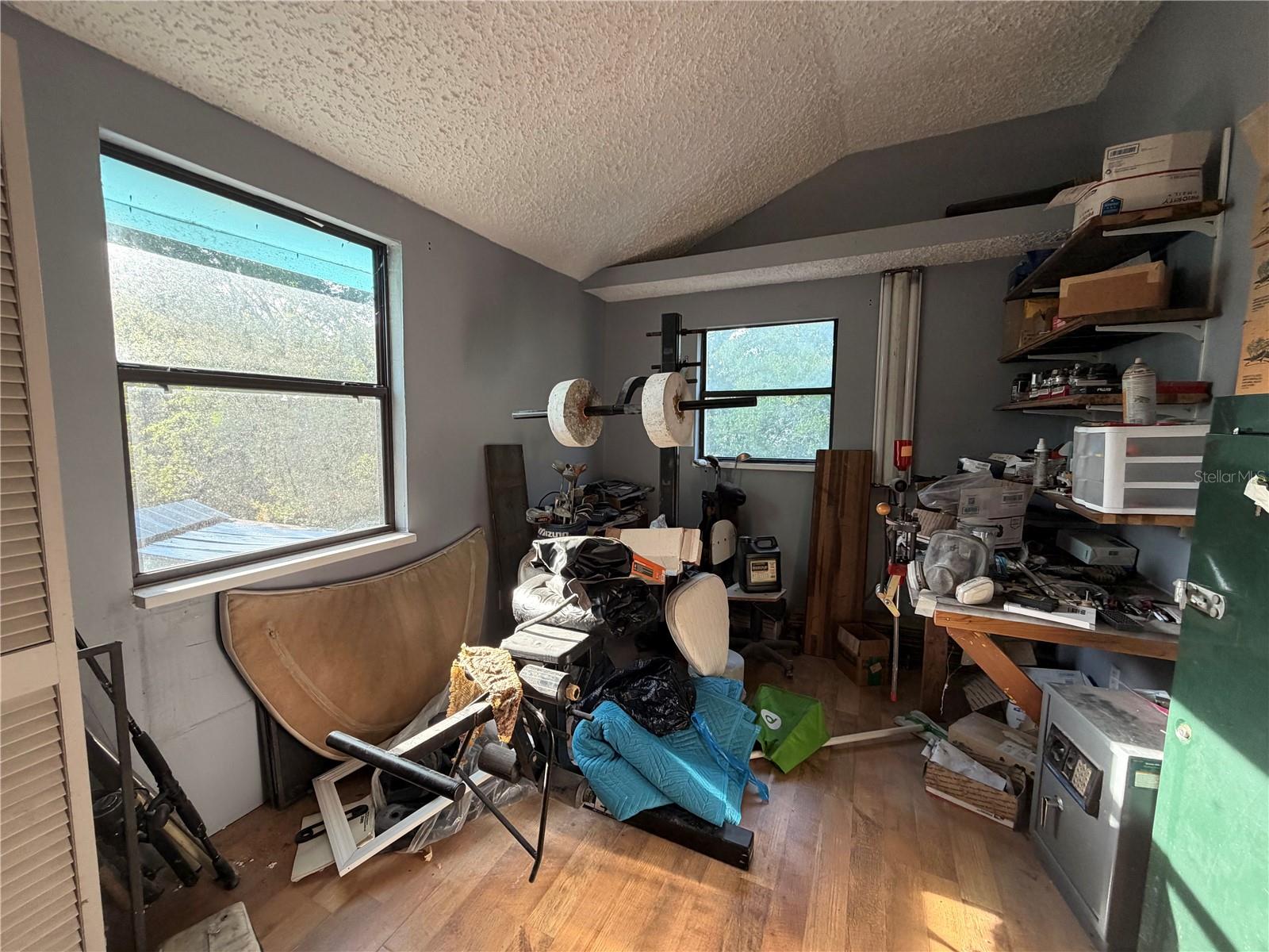 MC NEILS ORANGE VILLA - Residential