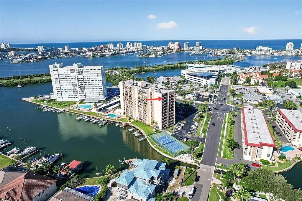 51 ISLAND WAY 1100