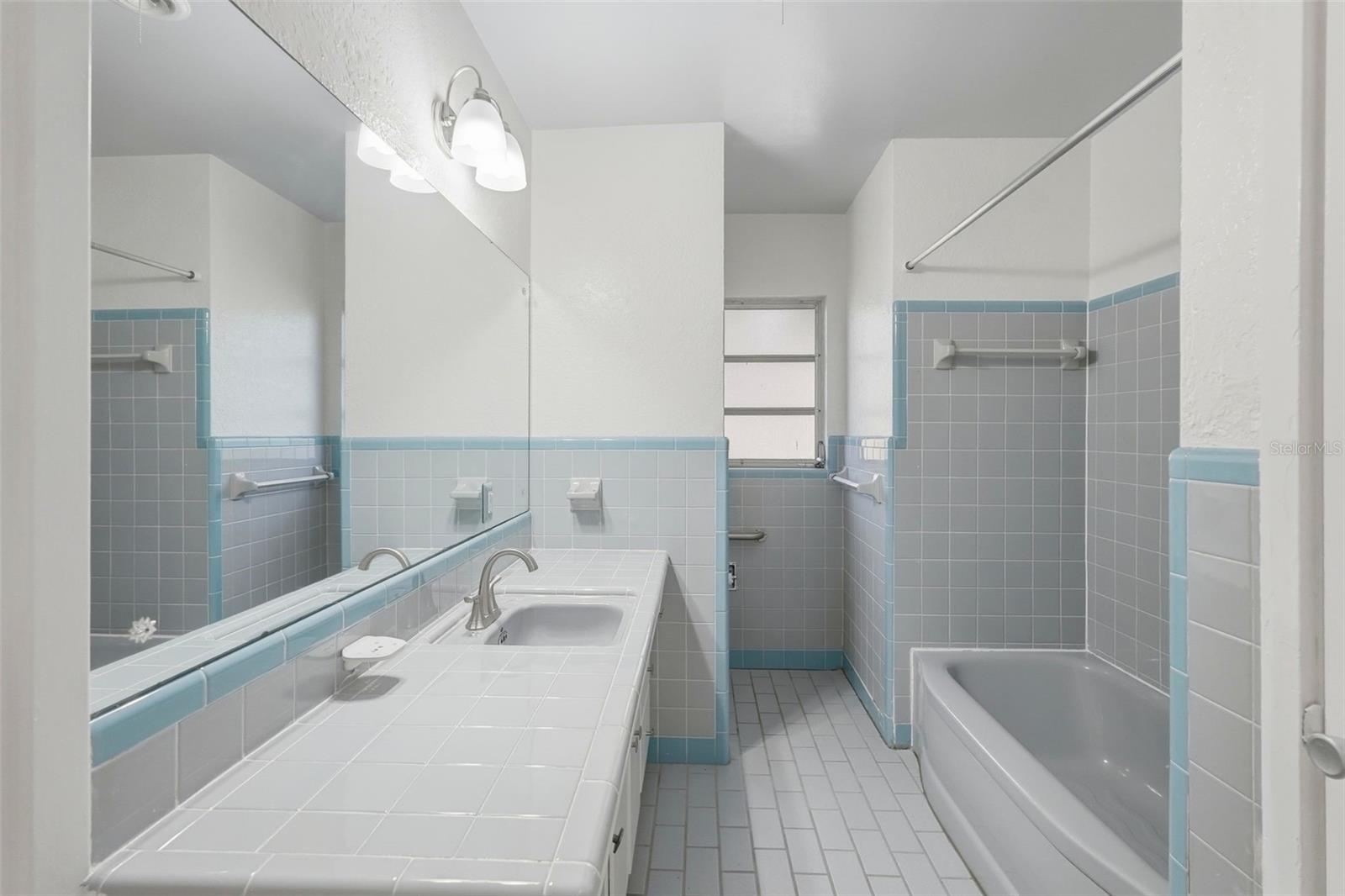 NORTH EAST PARK PLACIDO SHORES - Residential