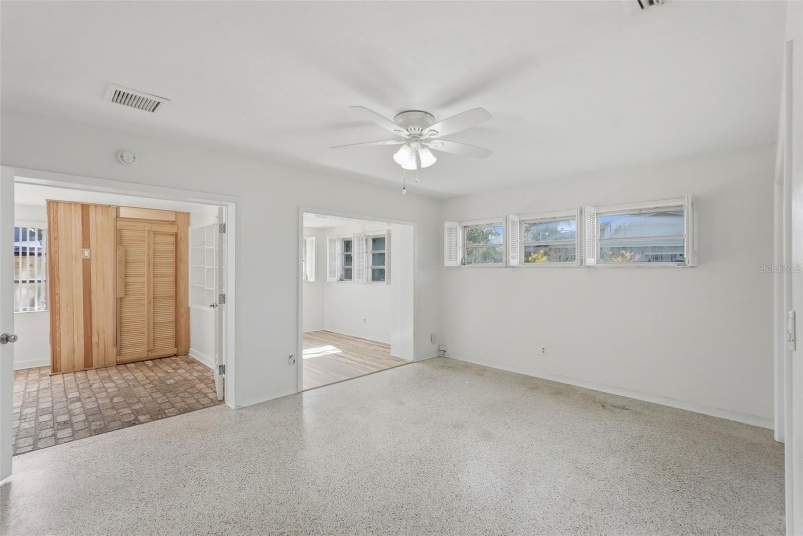 NORTH EAST PARK PLACIDO SHORES - Residential