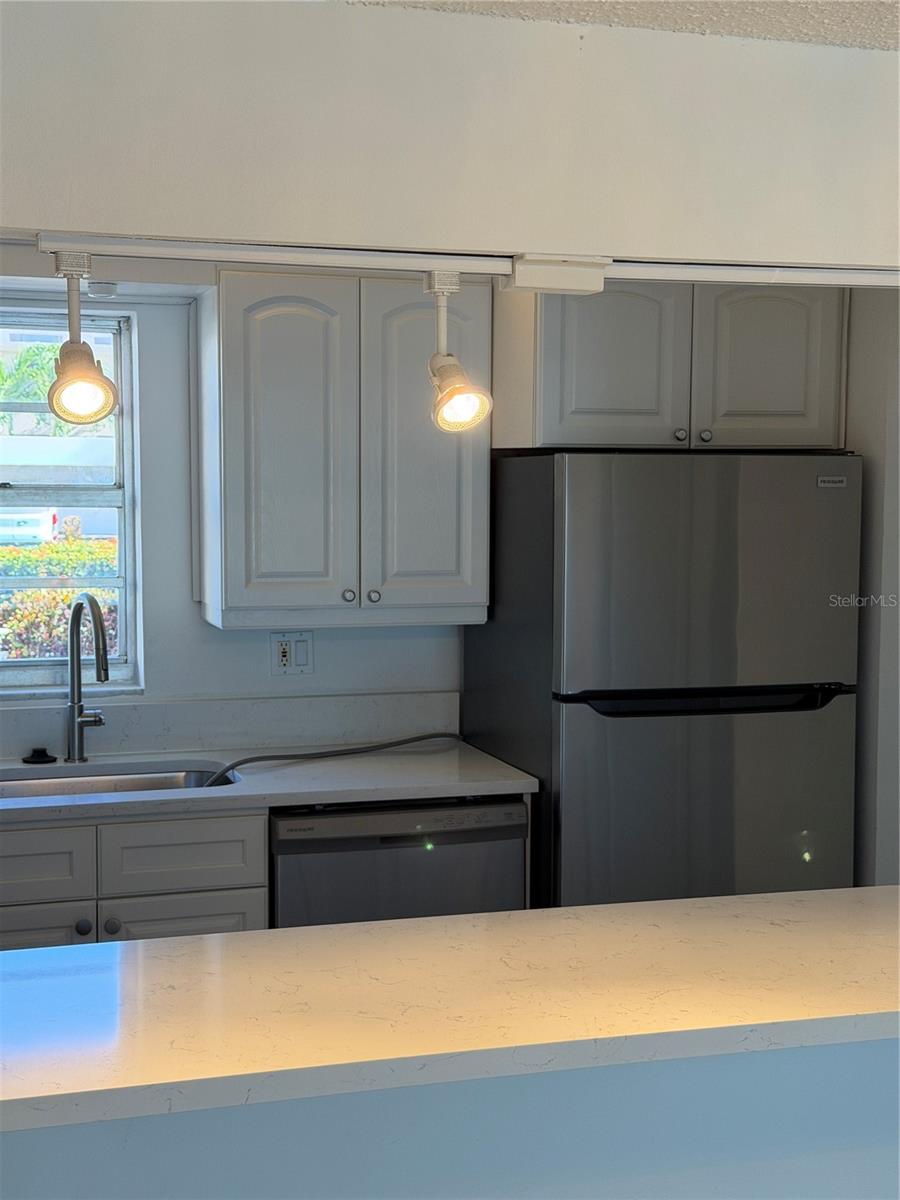 BAY ISLAND GROUP 5 - Residential Lease