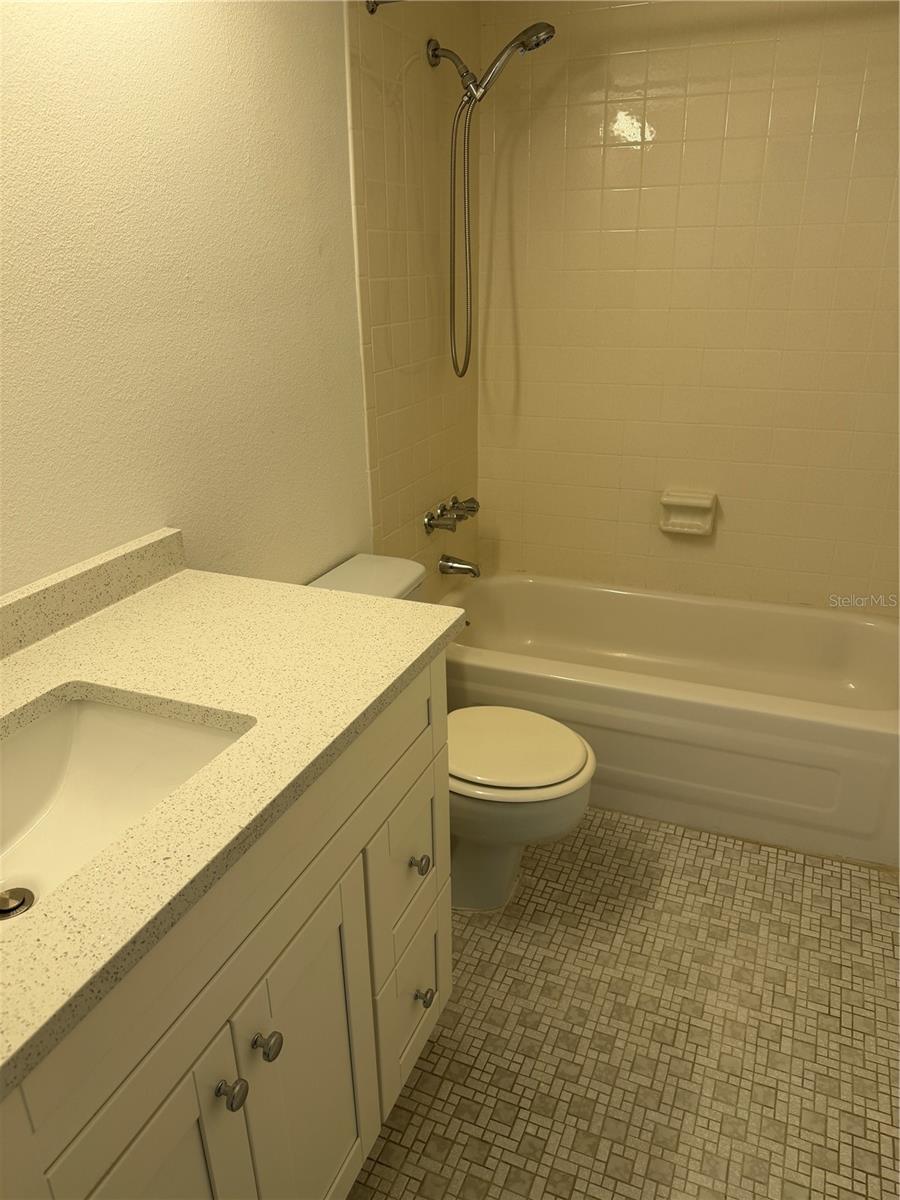 BAY ISLAND GROUP 5 - Residential Lease