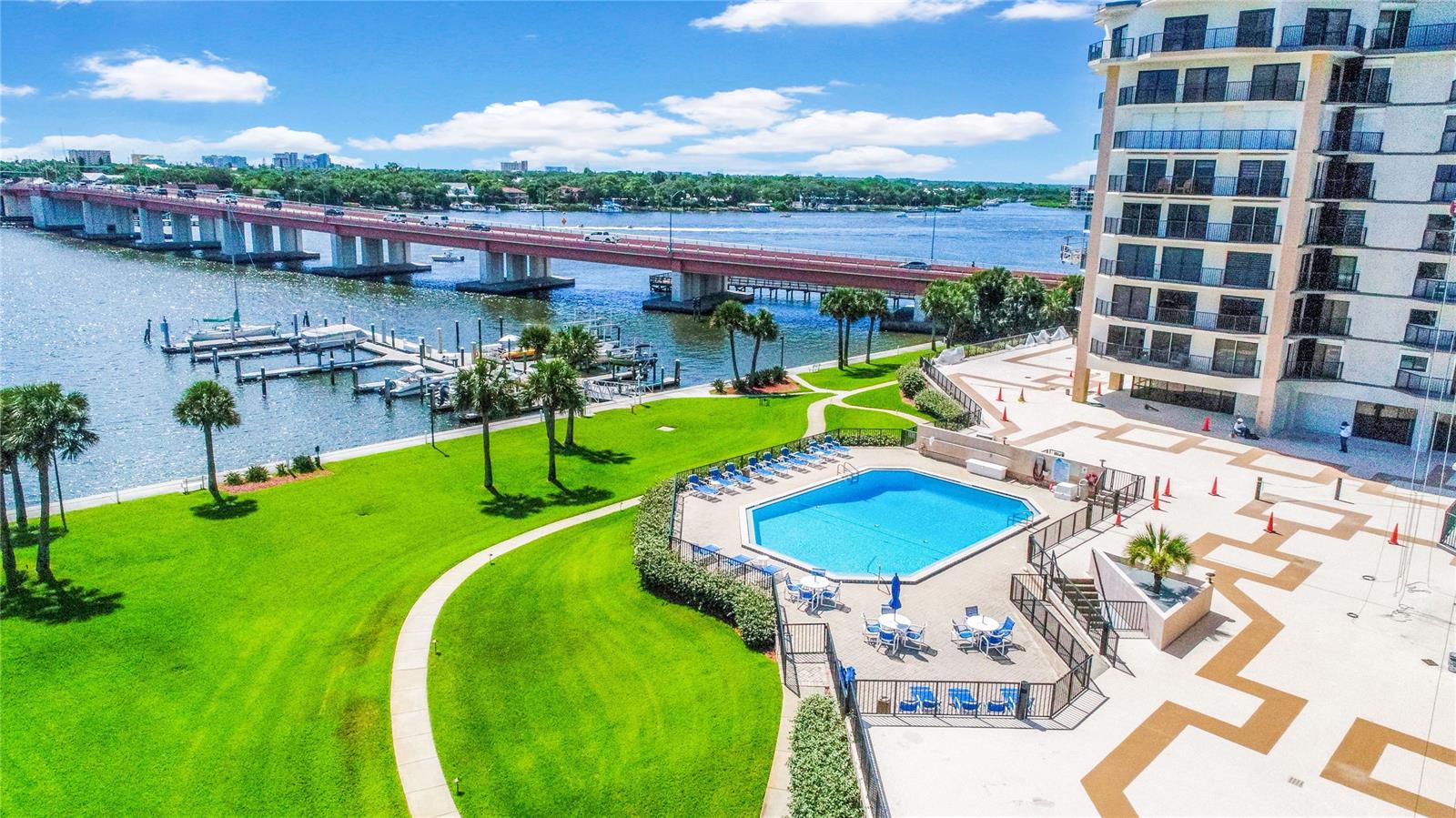 Diamond Head Point Condo - Residential