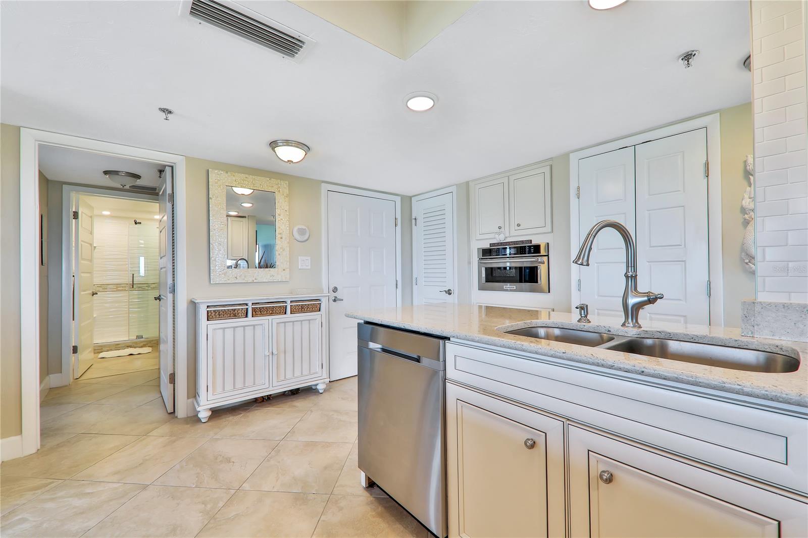 Diamond Head Point Condo - Residential