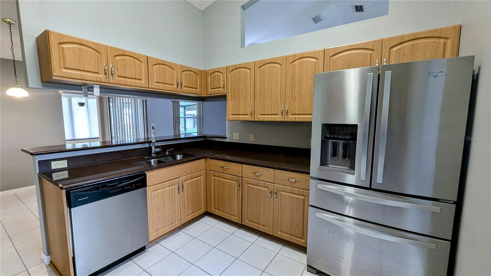 NORTH POINTE PH 01 - Residential Lease