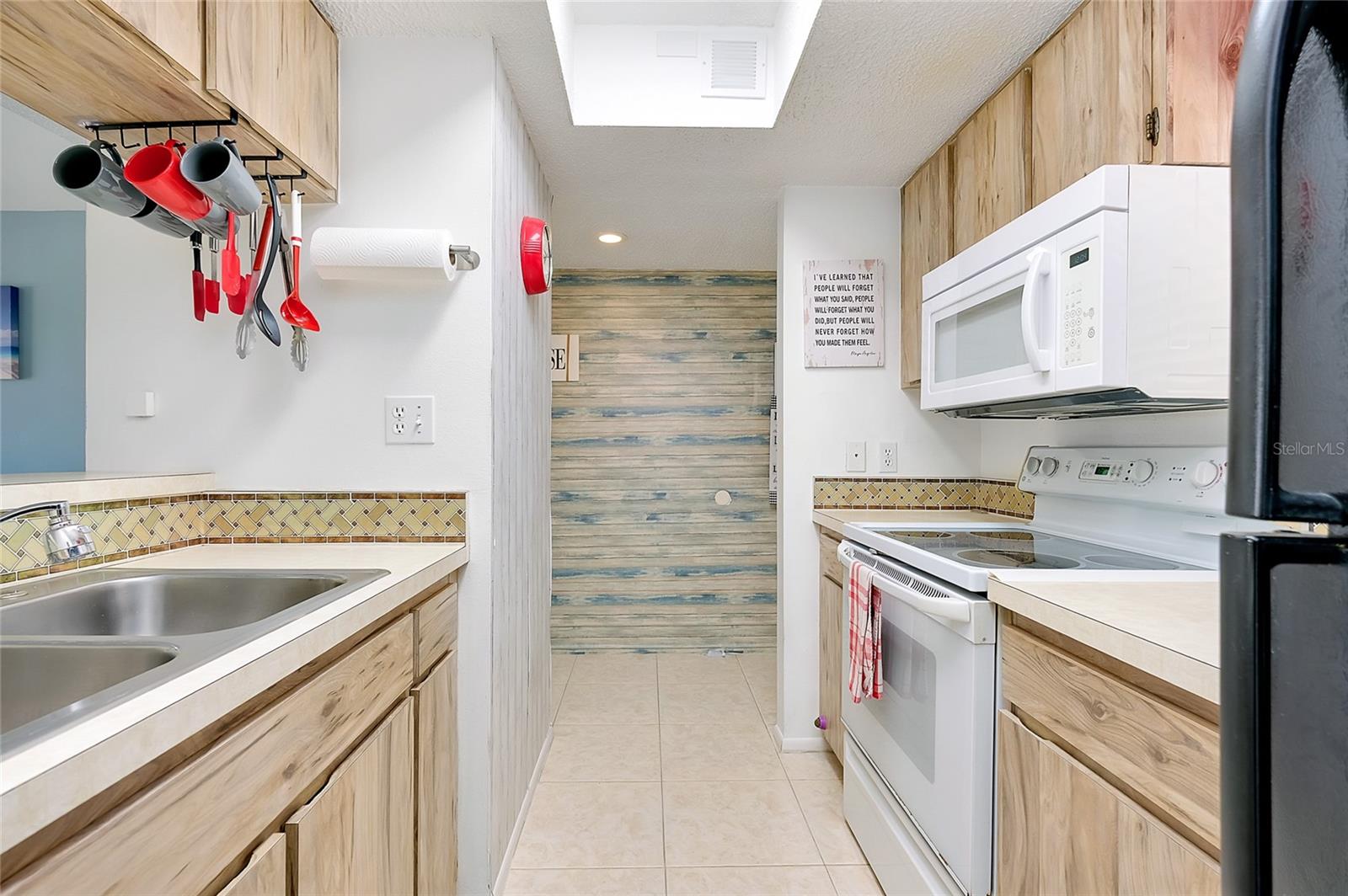 SANDHILL PINES BLDG 13 - Residential