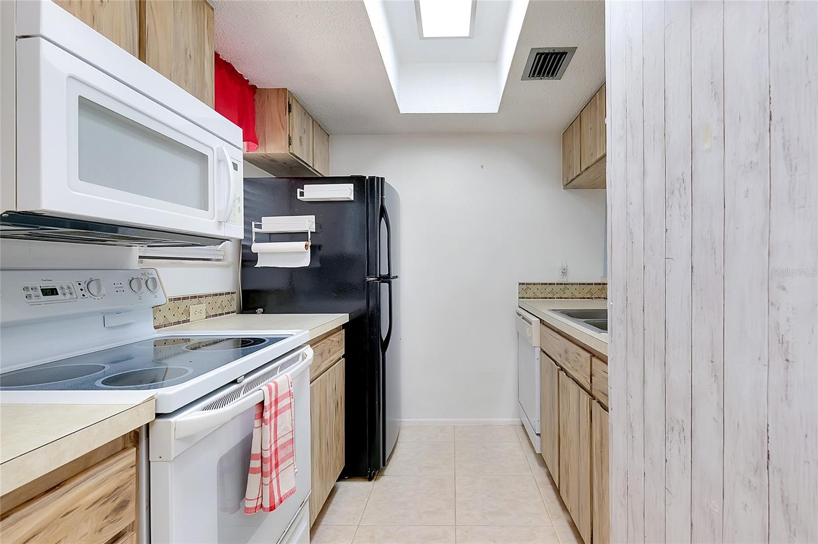 SANDHILL PINES BLDG 13 - Residential