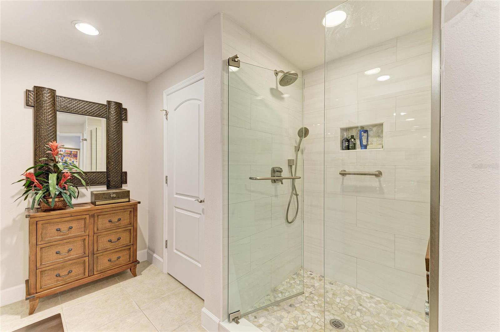 RIVER DANCE - Residential