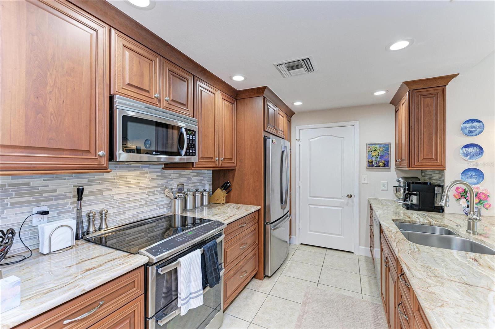 RIVER DANCE - Residential