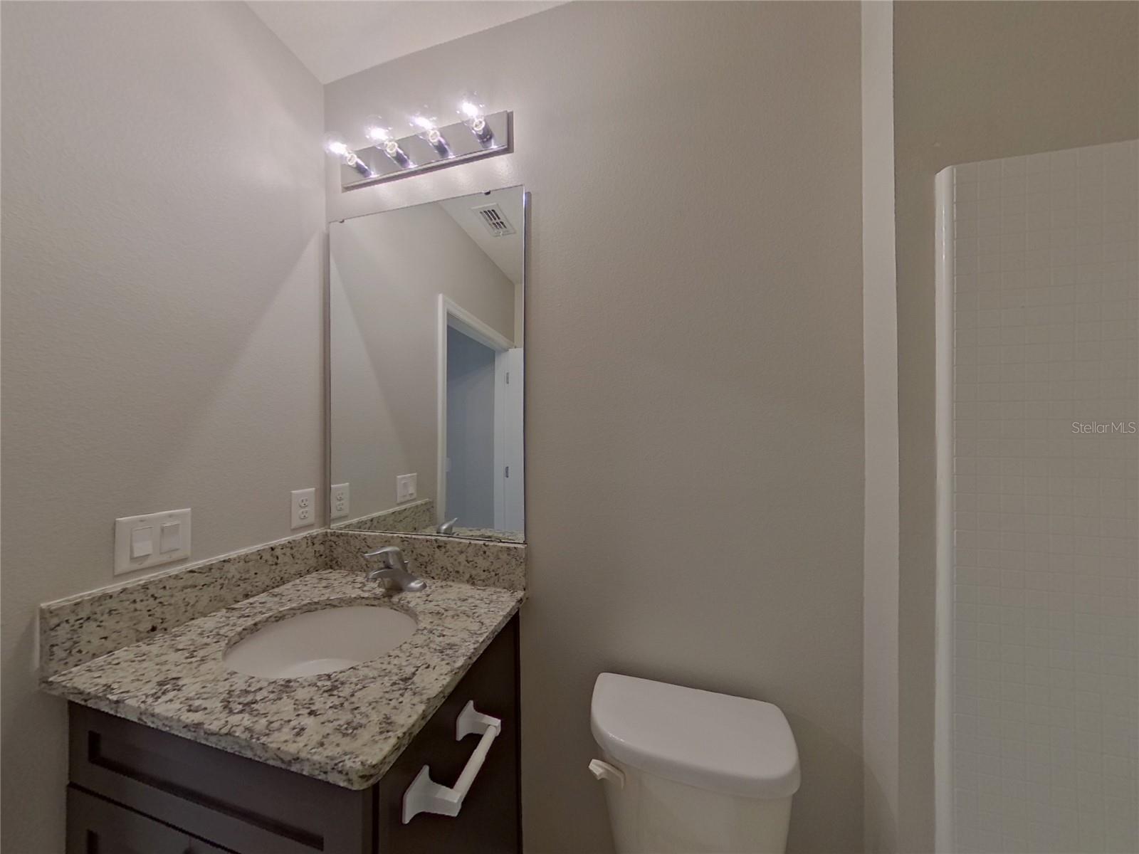 OAK TRAIL RESERVE - Residential Lease