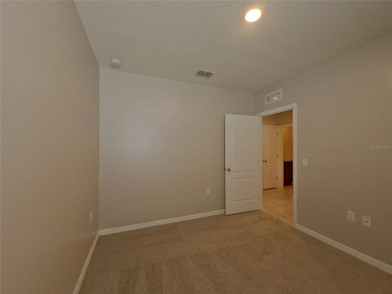 OAK TRAIL RESERVE - Residential Lease