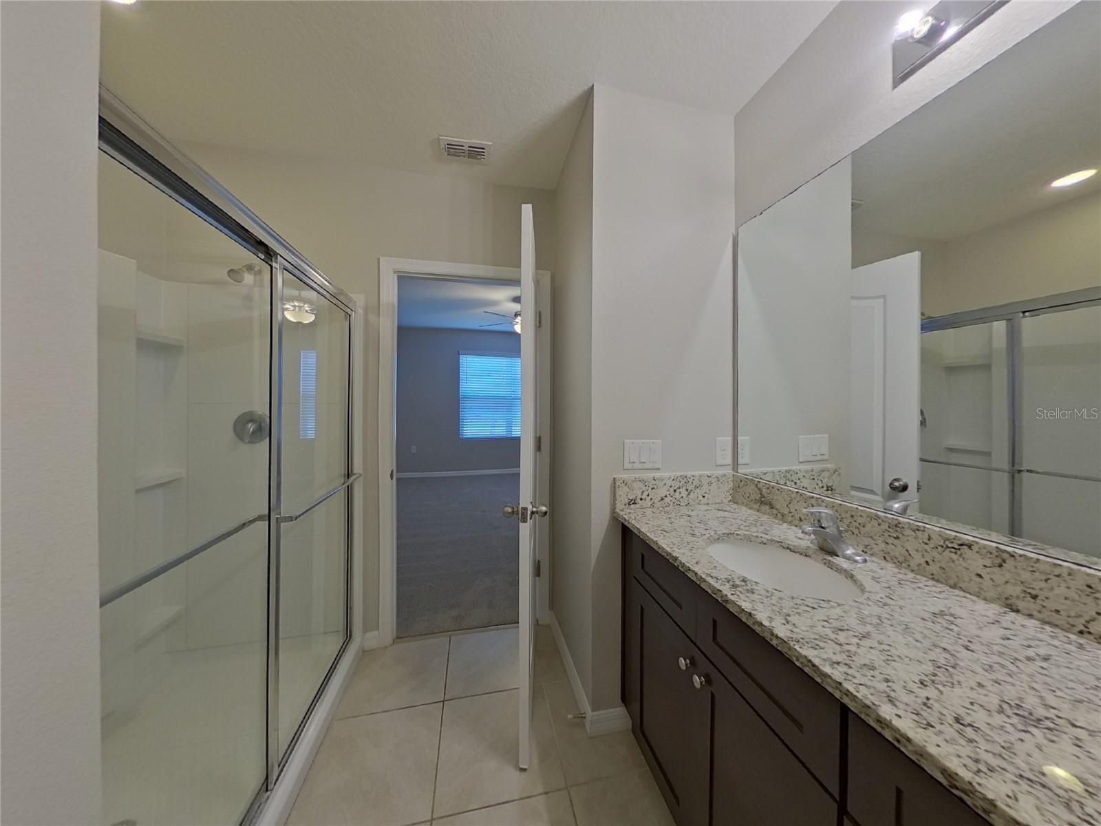 OAK TRAIL RESERVE - Residential Lease