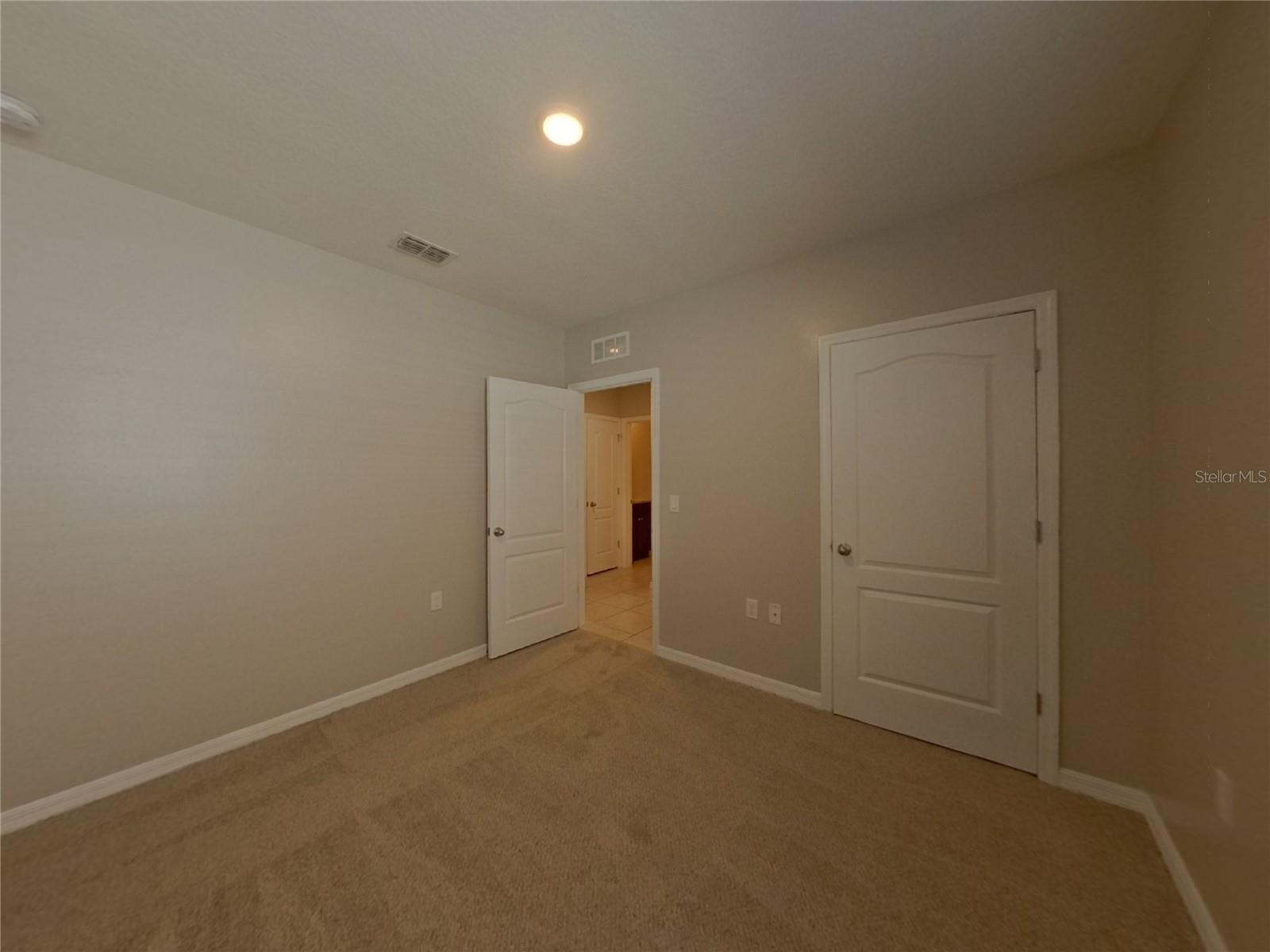 OAK TRAIL RESERVE - Residential Lease