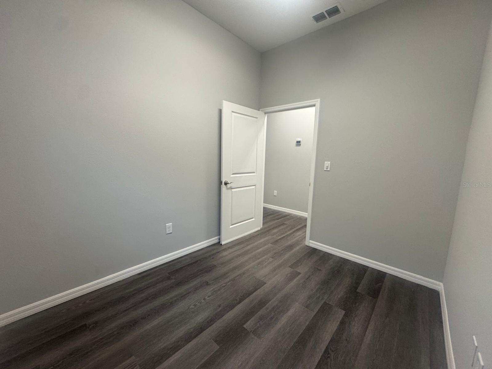 HUNTERS CRK NORTHWEST VILLAGE TOW - Commercial Lease