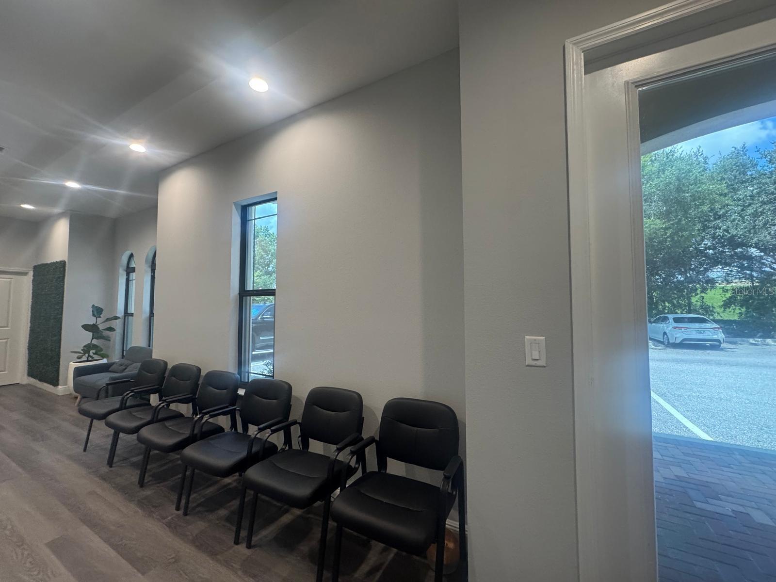 HUNTERS CRK NORTHWEST VILLAGE TOW - Commercial Lease