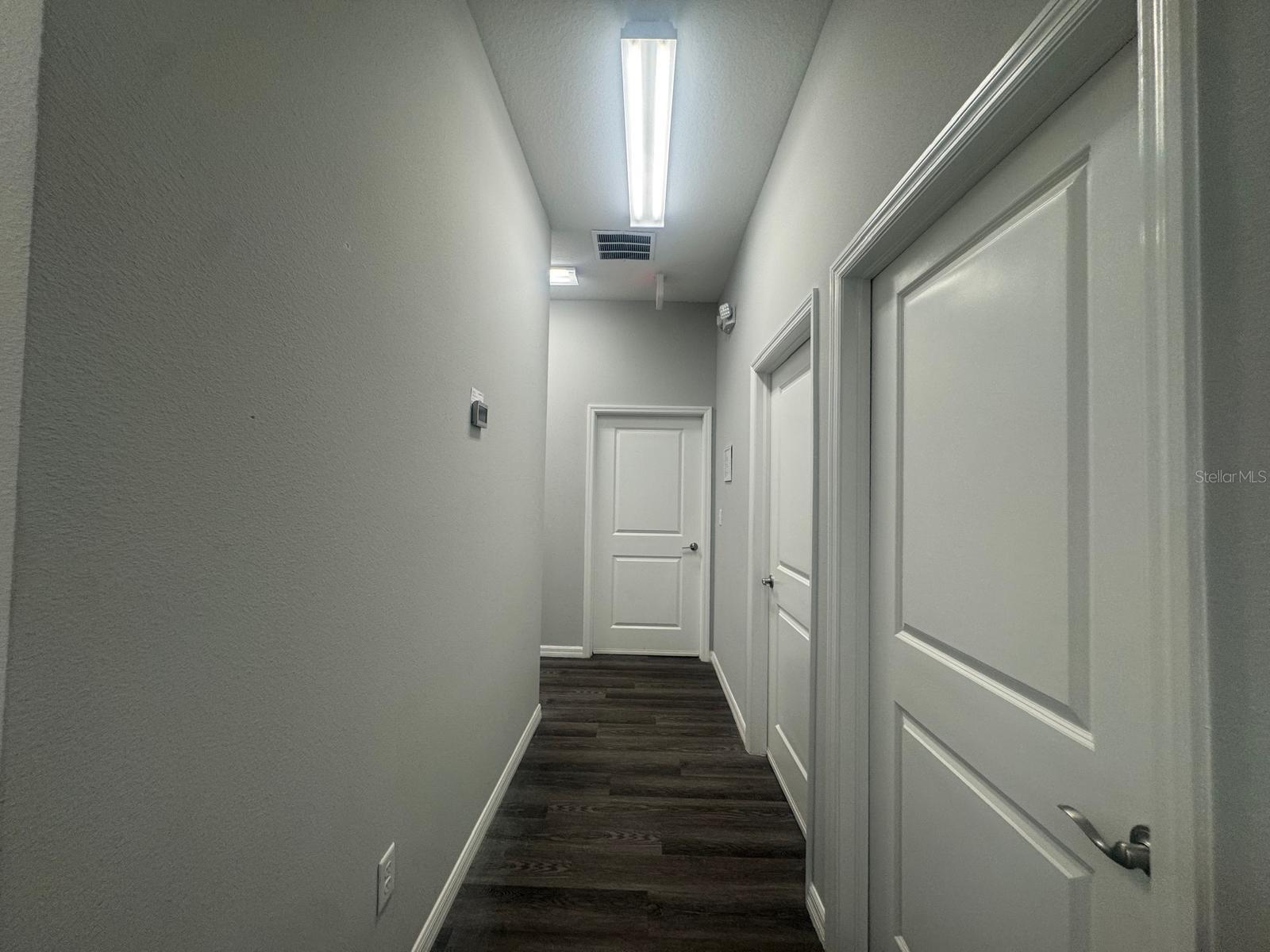 HUNTERS CRK NORTHWEST VILLAGE TOW - Commercial Lease