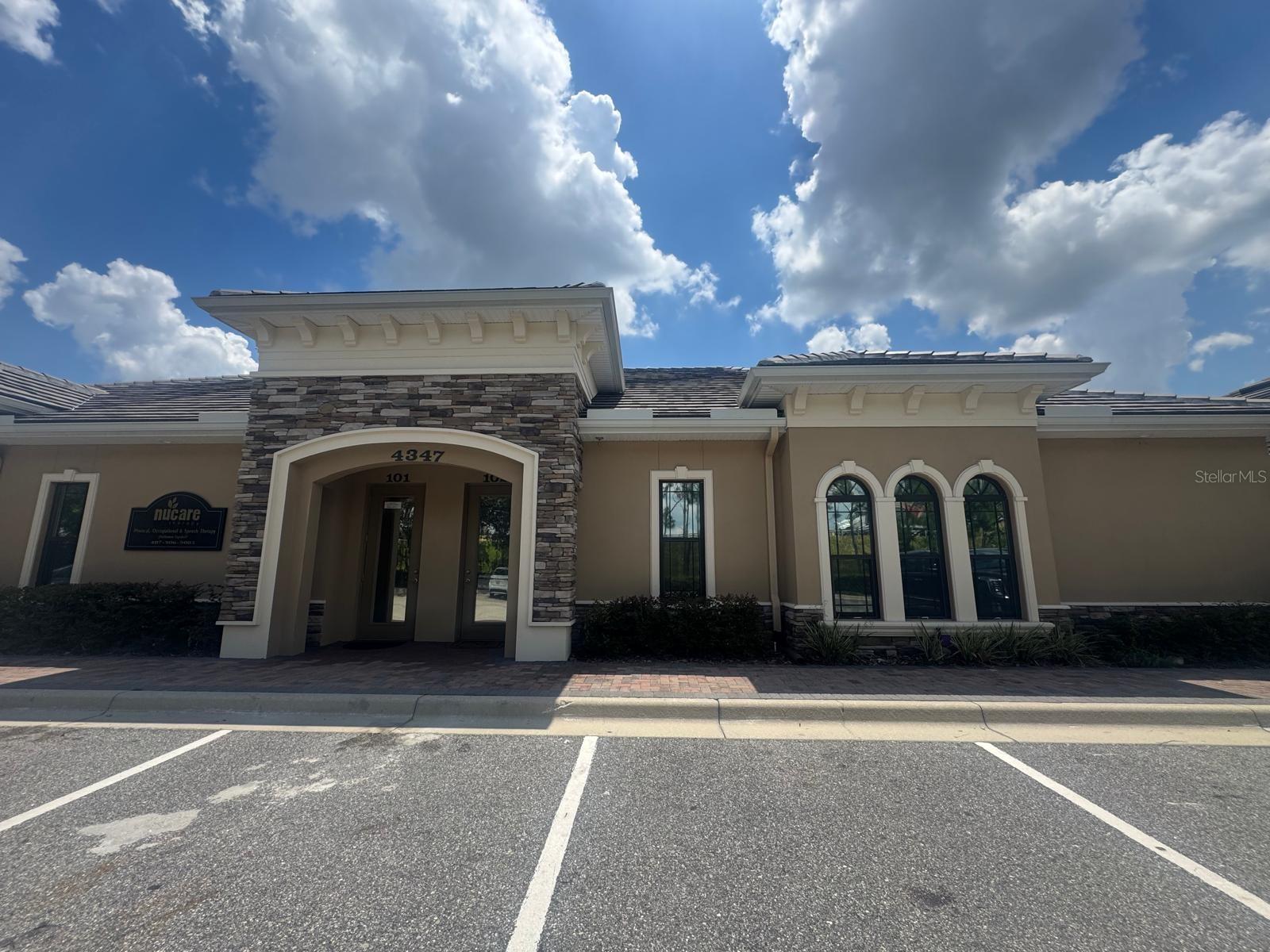 HUNTERS CRK NORTHWEST VILLAGE TOW - Commercial Lease