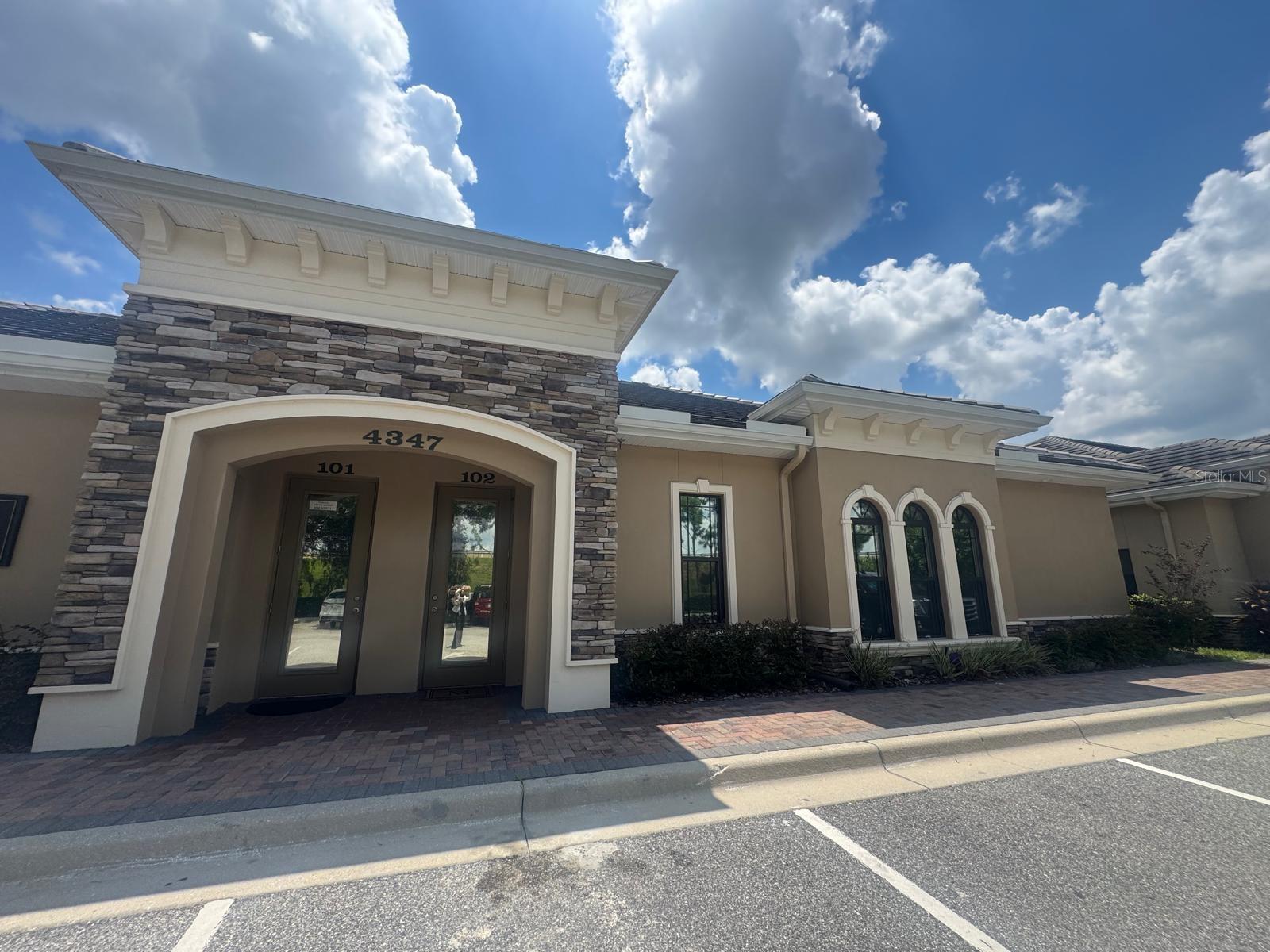 HUNTERS CRK NORTHWEST VILLAGE TOW - Commercial Lease