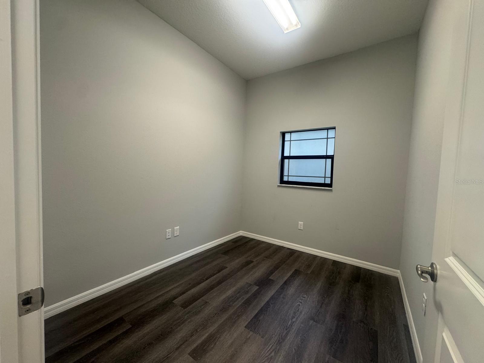 HUNTERS CRK NORTHWEST VILLAGE TOW - Commercial Lease