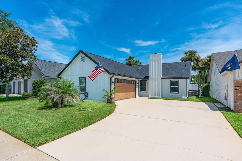 Photo of 762 Pine Shores Circle, New Smyrna Beach, FL 32168 (MLS # NS1088945)