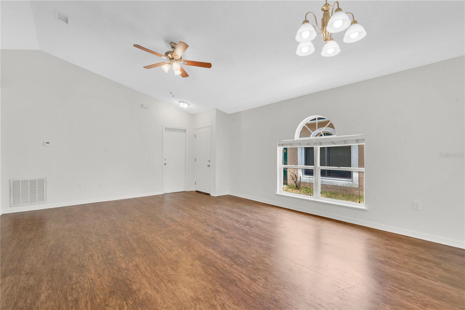 PINE RIDGE - Residential