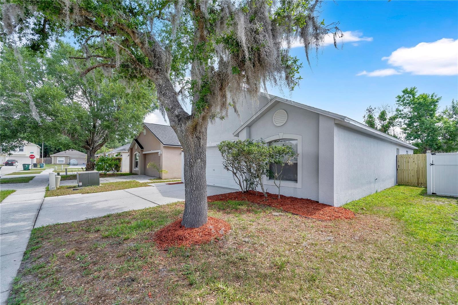 PINE RIDGE - Residential