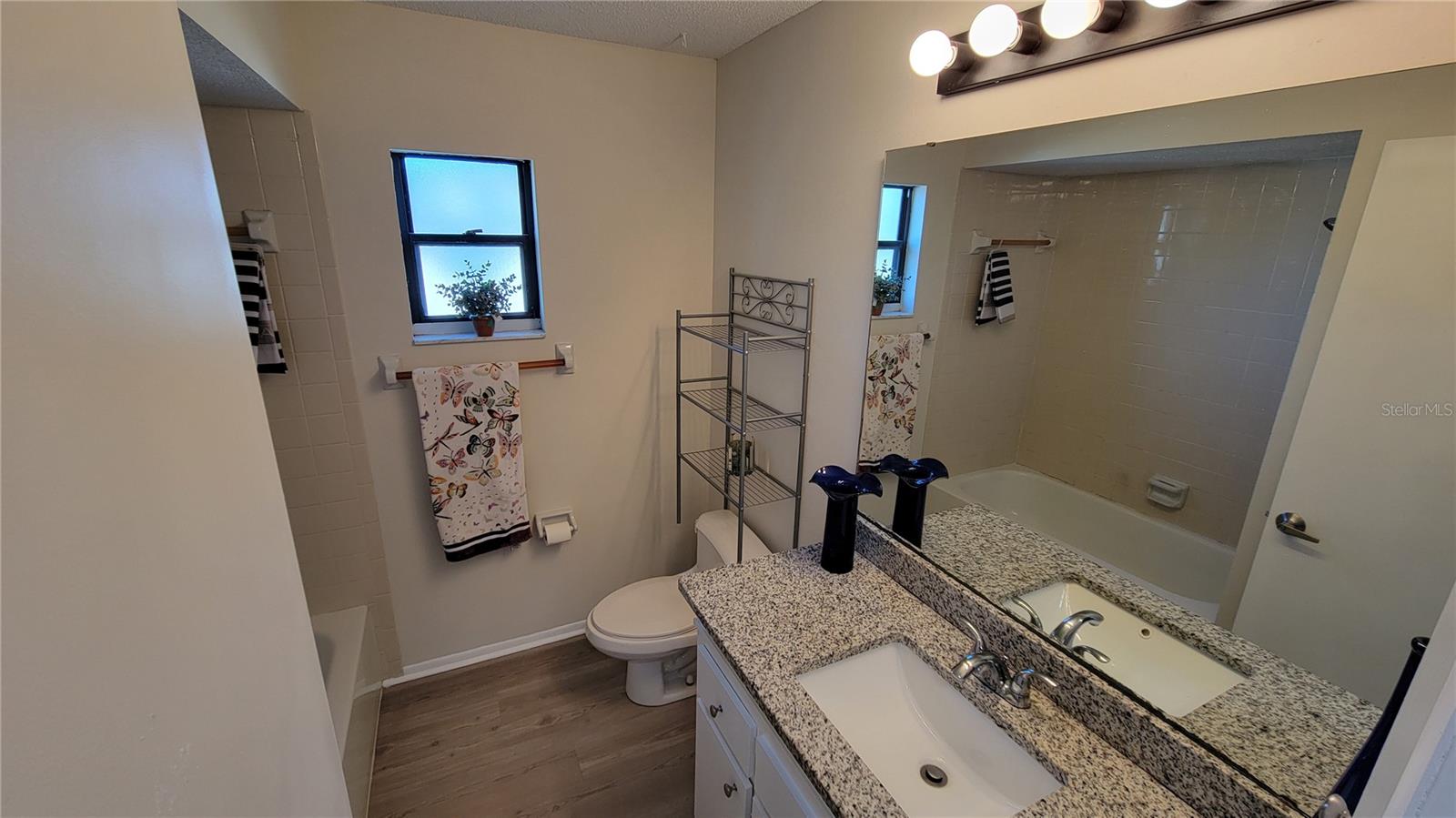 UNIVERSITY PINES - Residential Lease