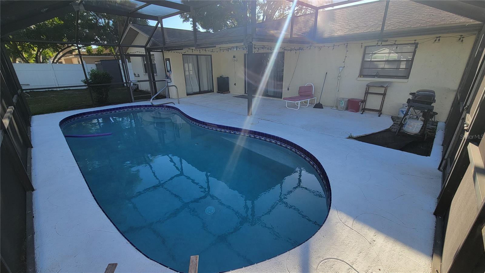 UNIVERSITY PINES - Residential Lease