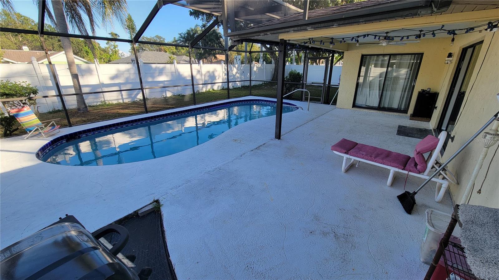 UNIVERSITY PINES - Residential Lease