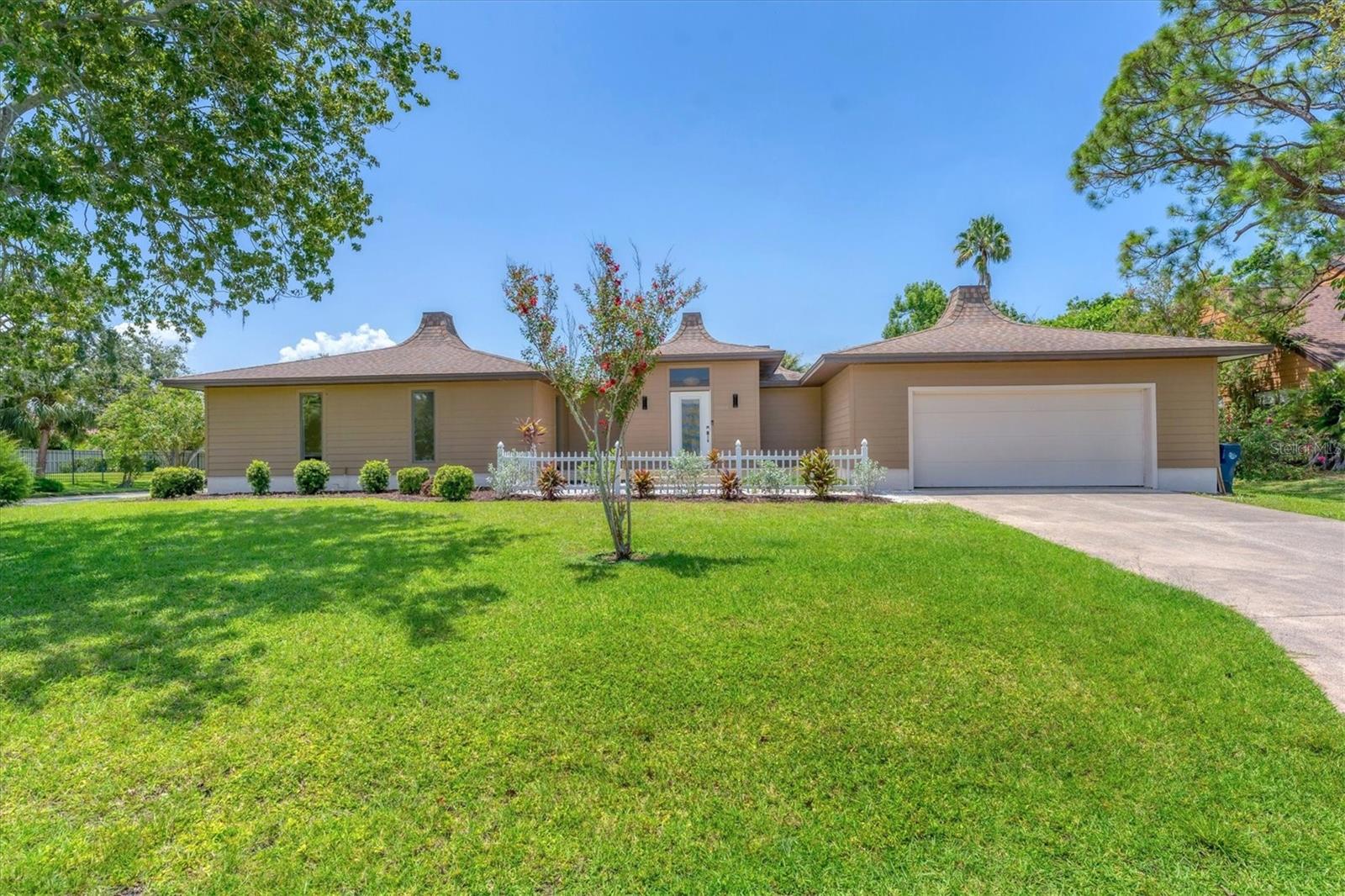 CONQUISTADOR BAYSIDE - Residential