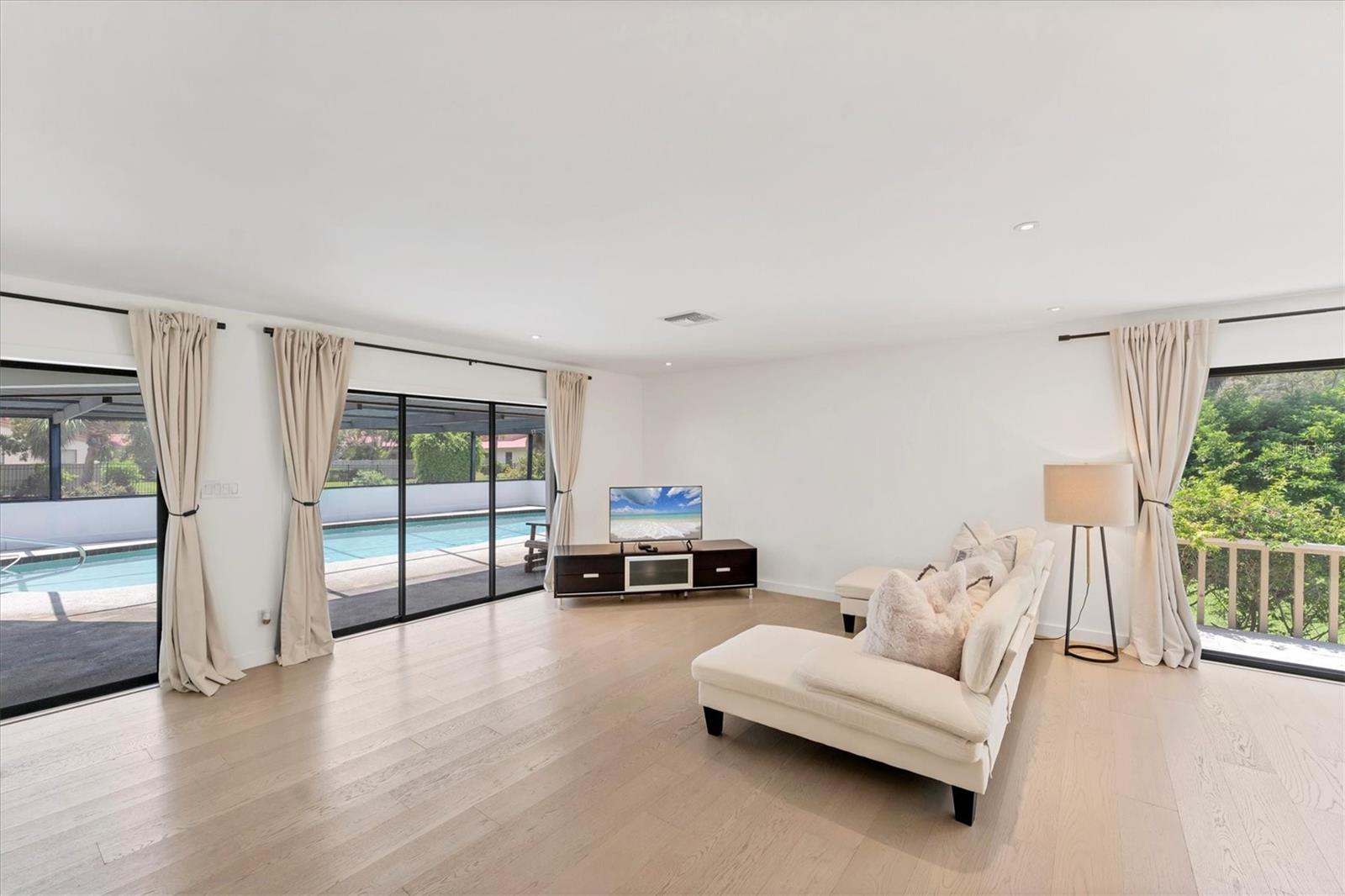 CONQUISTADOR BAYSIDE - Residential