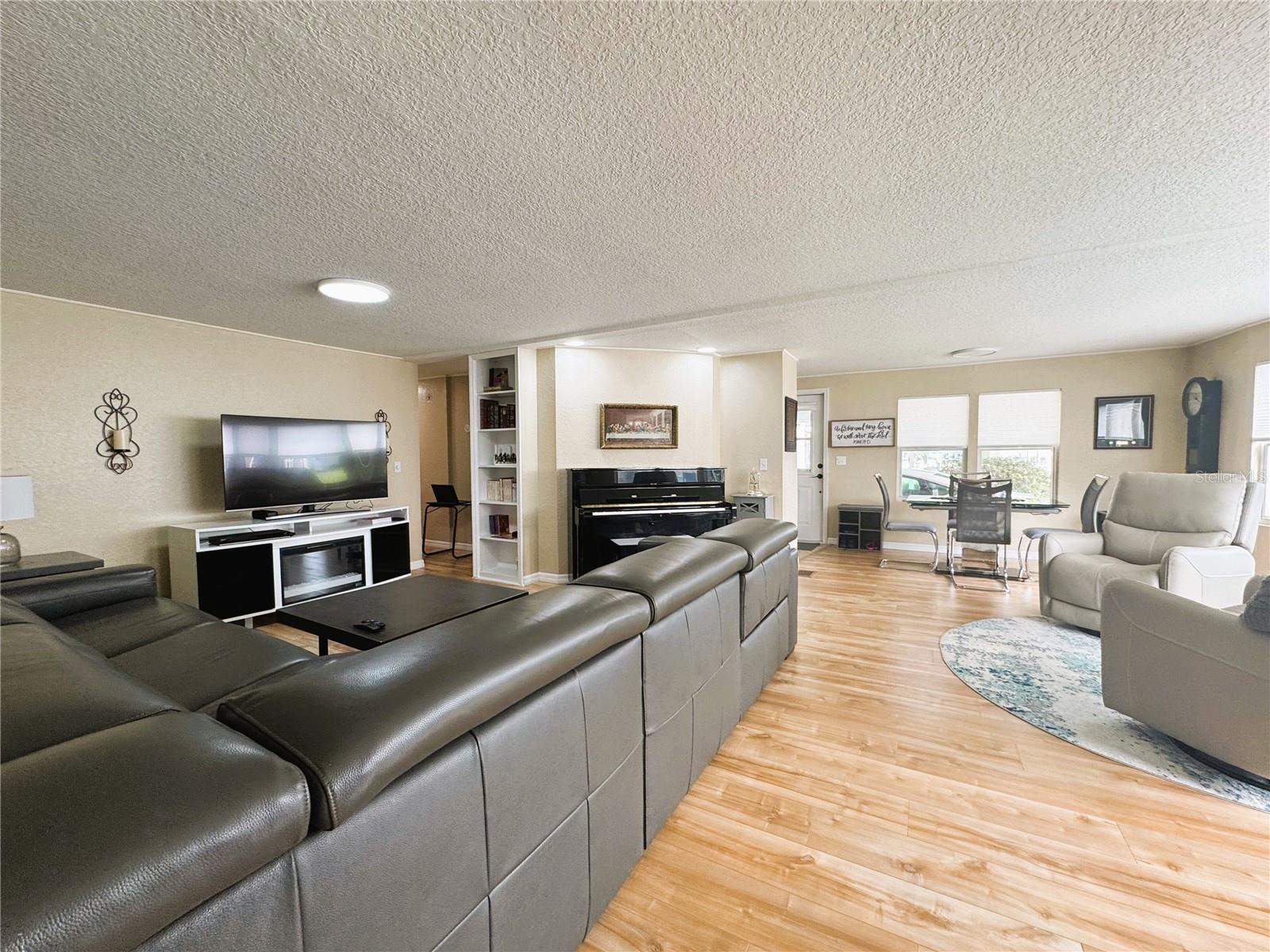 HAWTHORNE AT LEESBURG A COOP - Residential