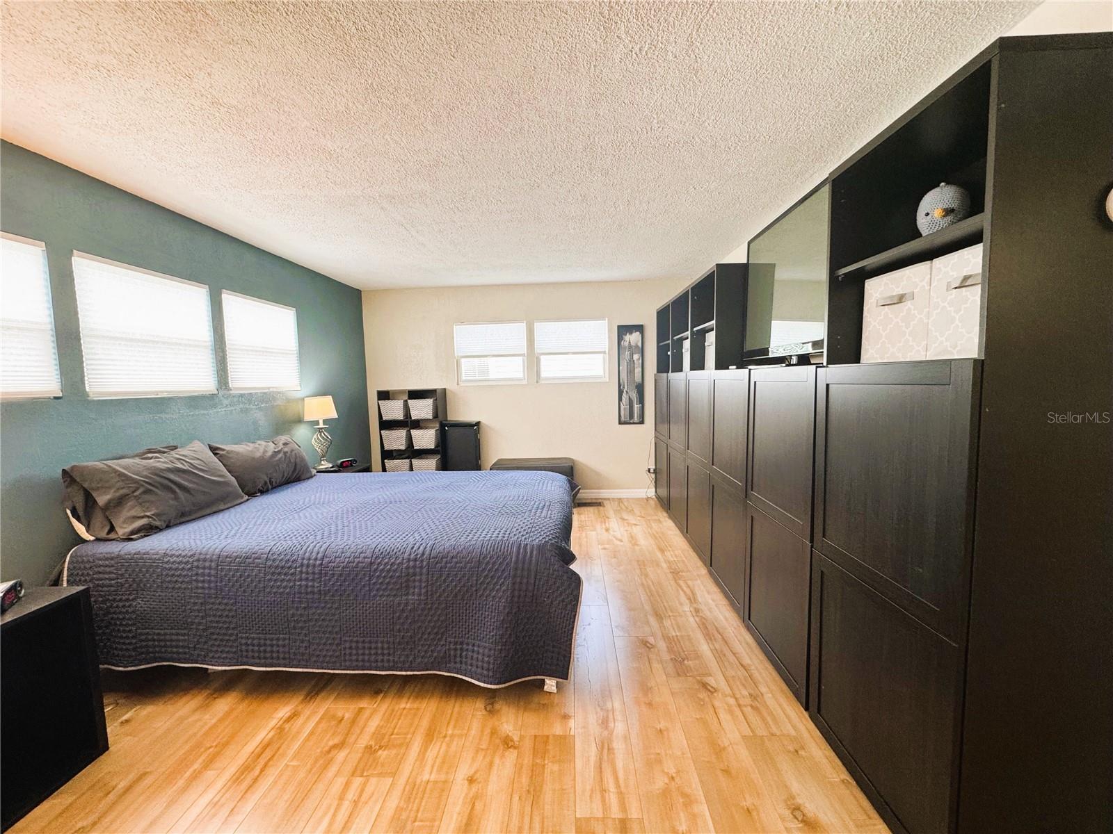 HAWTHORNE AT LEESBURG A COOP - Residential
