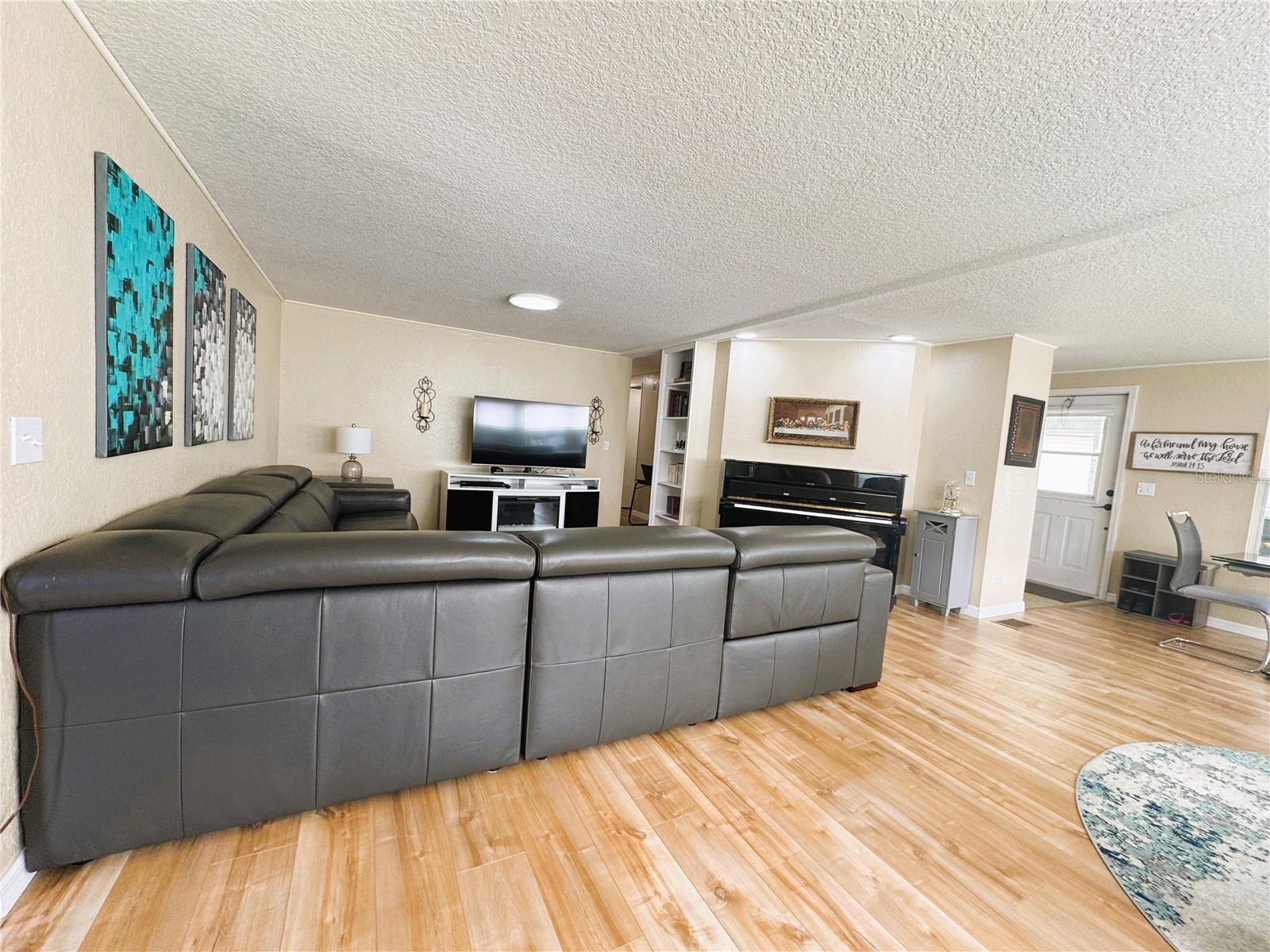 HAWTHORNE AT LEESBURG A COOP - Residential