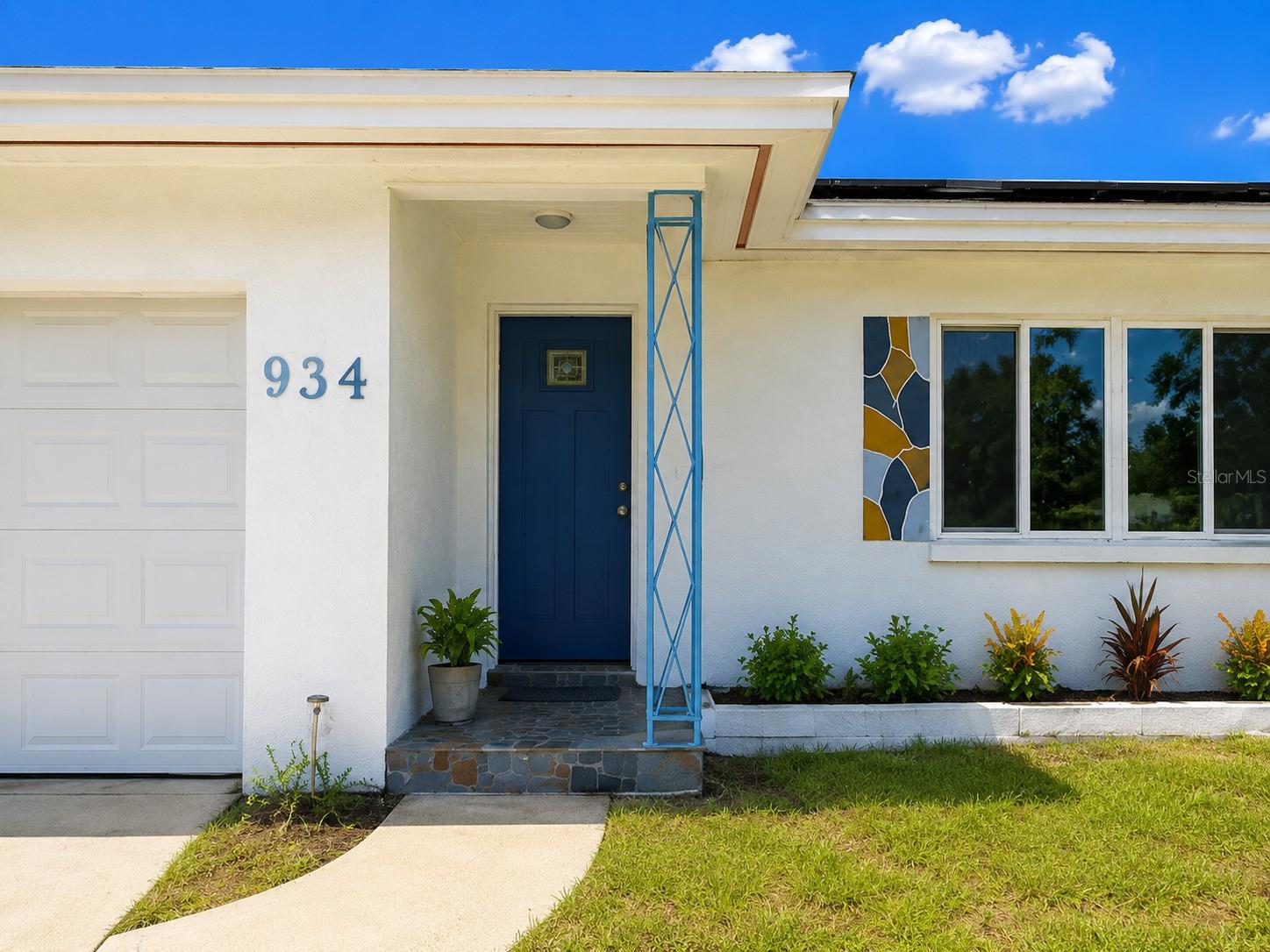 Search Properties for Sale 2 934 HILLWOOD DR
