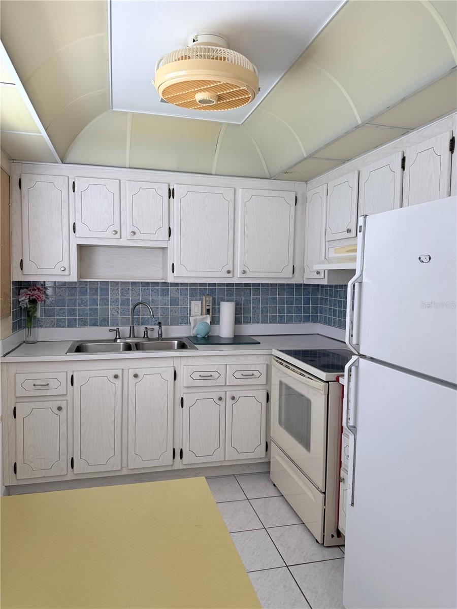 402 DORCHESTER PLACE 44