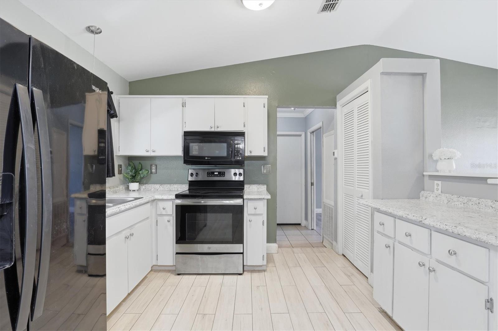 SPRING HILL - Residential