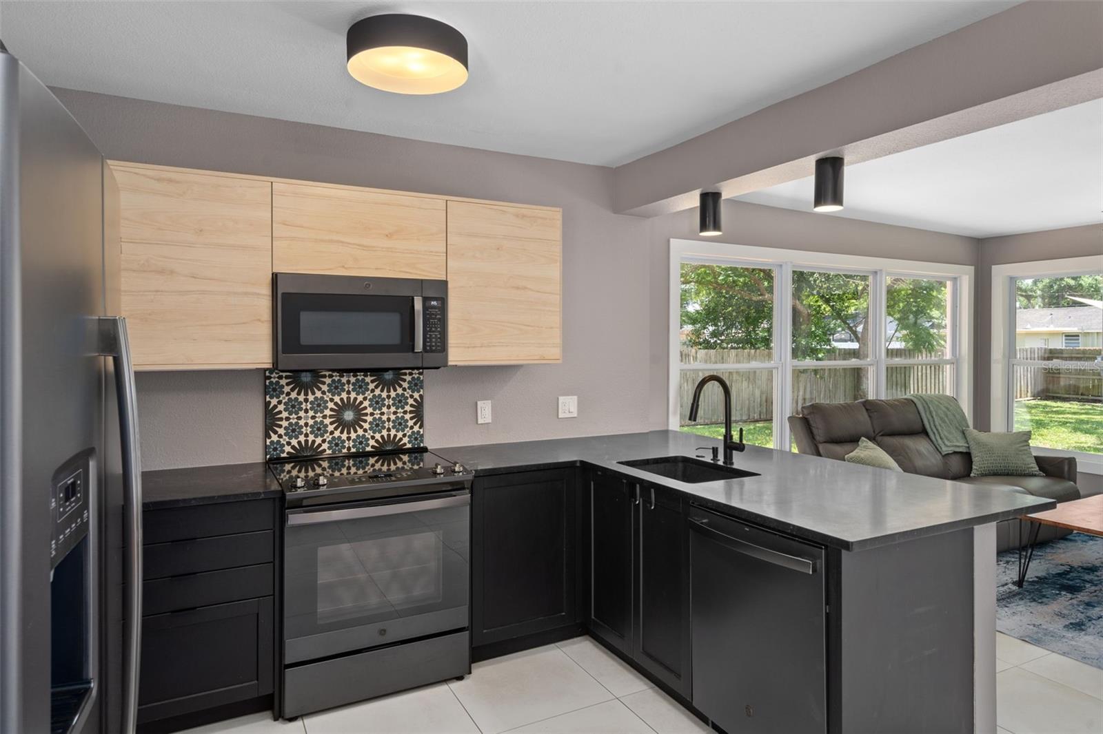 ORANGEWOOD MANOR - Residential