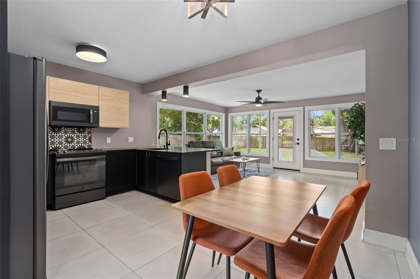 ORANGEWOOD MANOR - Residential