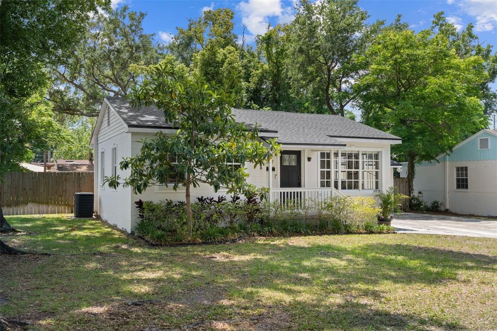 Photo of 1007 E Jean Street, Tampa, FL 33604 (MLS # TB8503090)