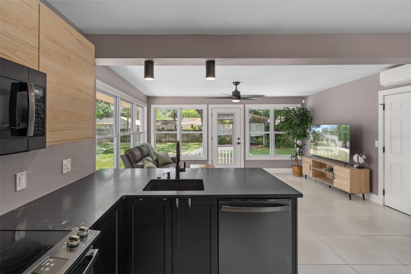 ORANGEWOOD MANOR - Residential