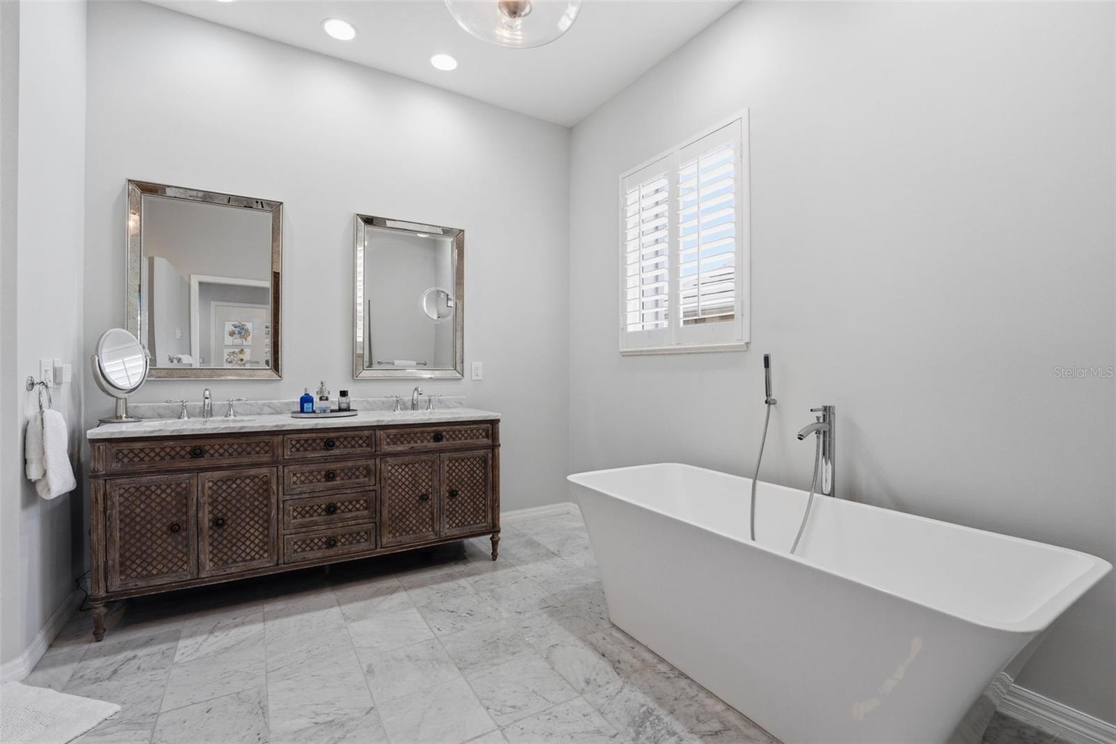 THE RESERVE - Residential