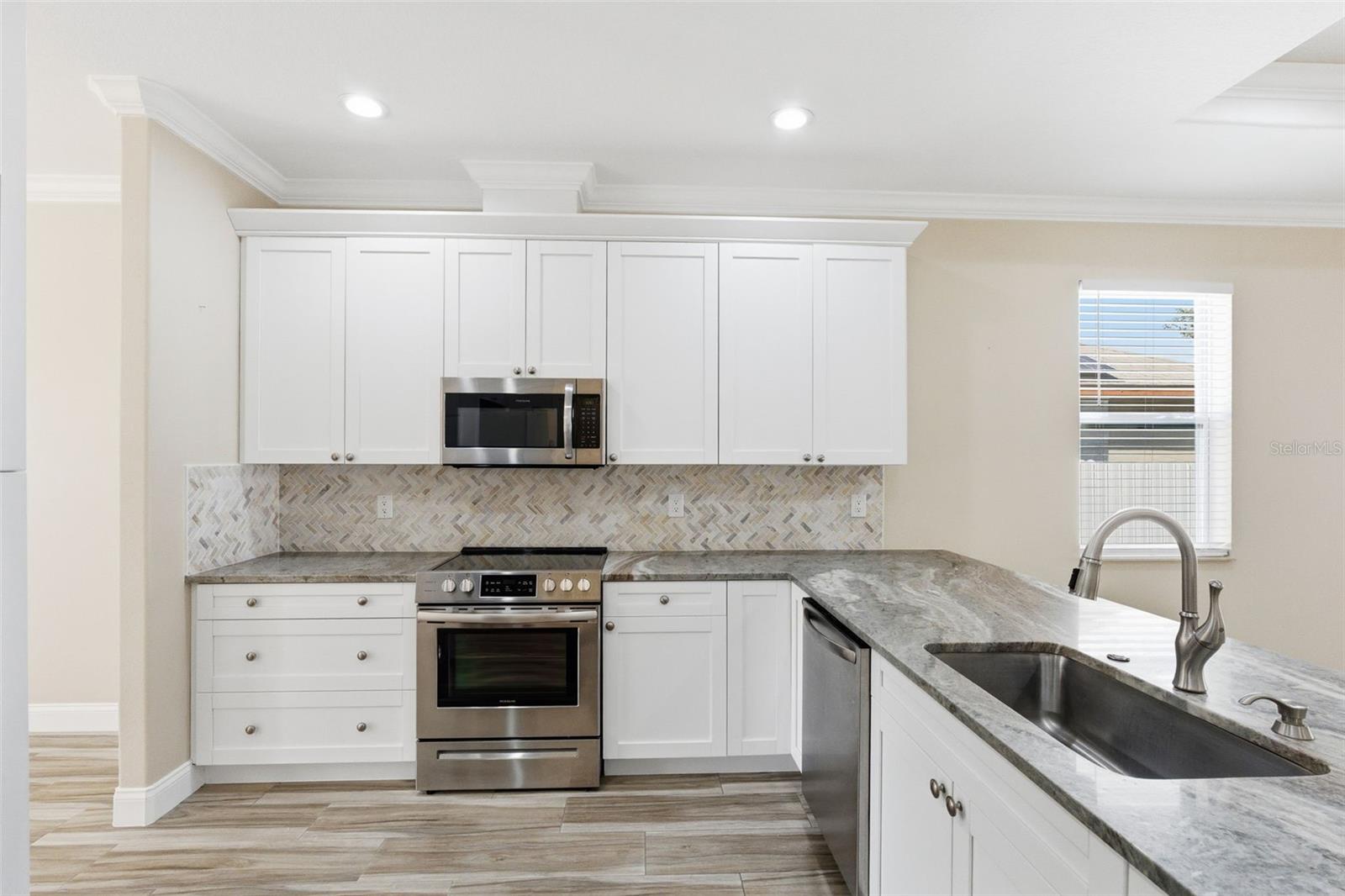 AVONDALE - Residential