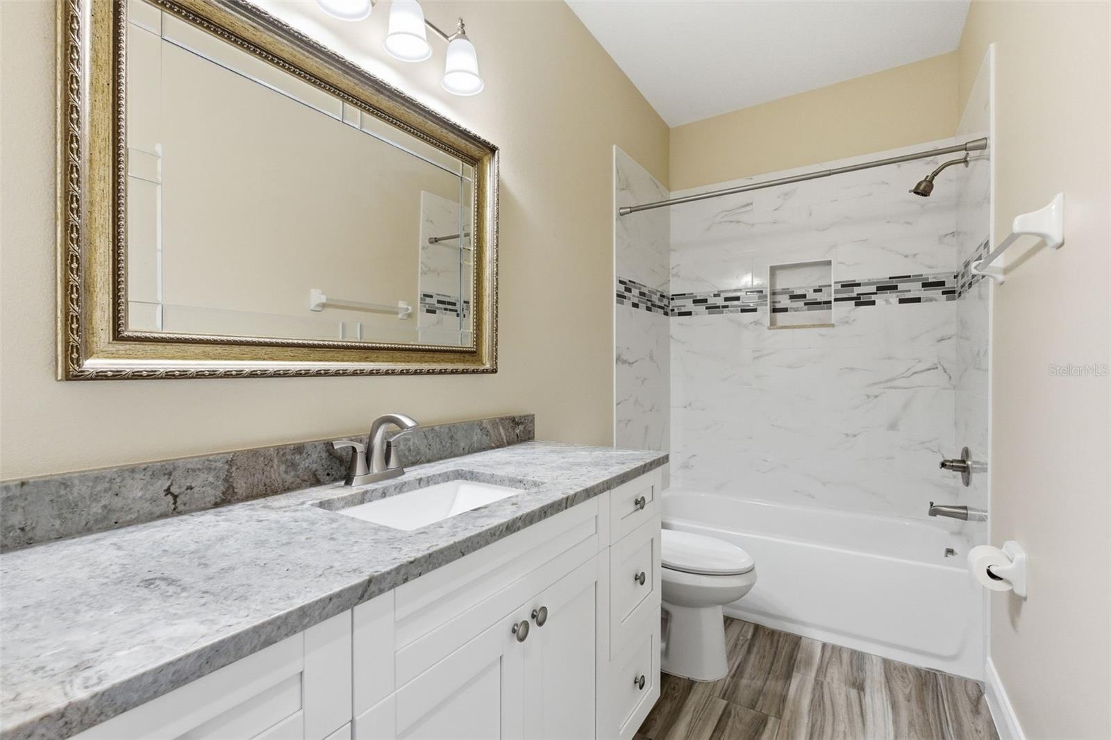 AVONDALE - Residential