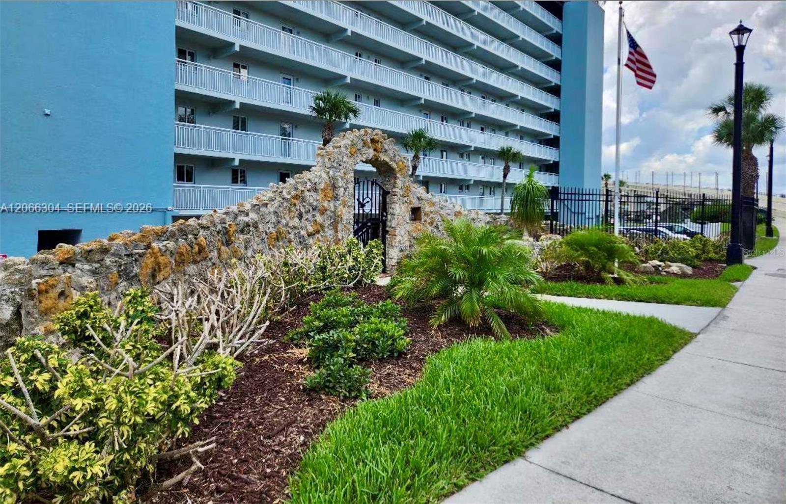 100 SILVER BEACH AVENUE 720